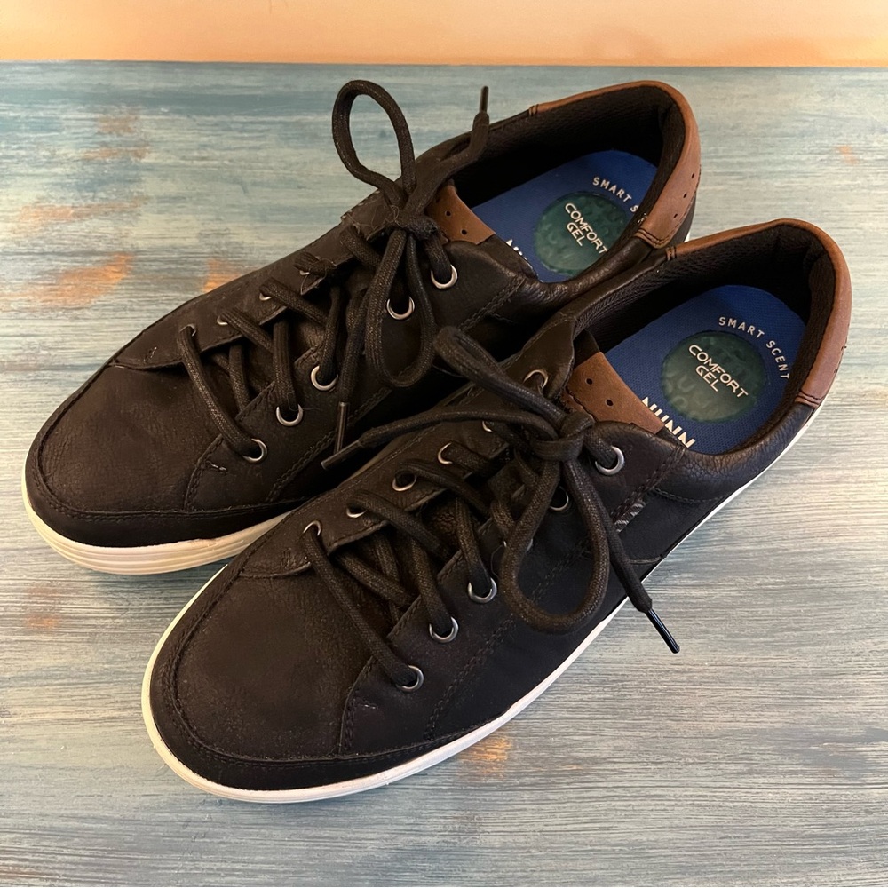 Nunn Bush kore city walk. Black and Brown Low-Top Sneakers with White Sole